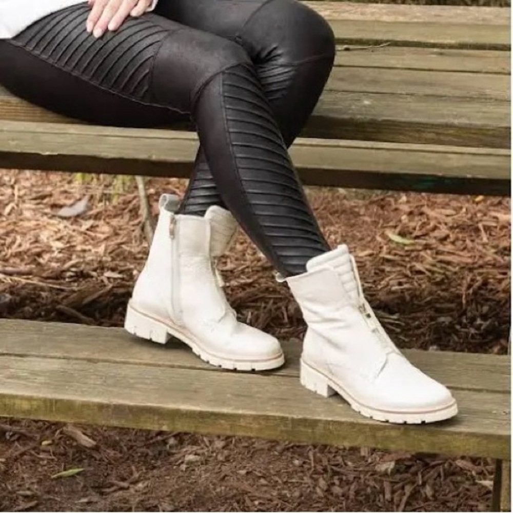 ARA Deon Cream Boots, NWOT